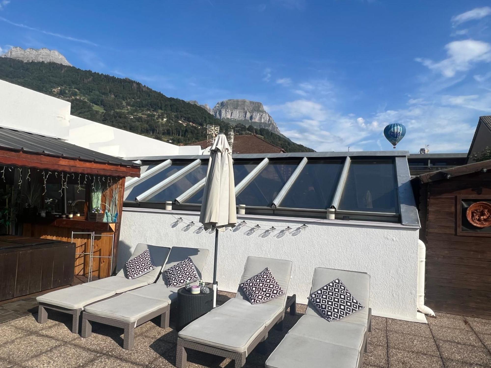 Rooftop 1 - Jacuzzi privé au pied du Monte-blanco Sallanches Extérieur photo